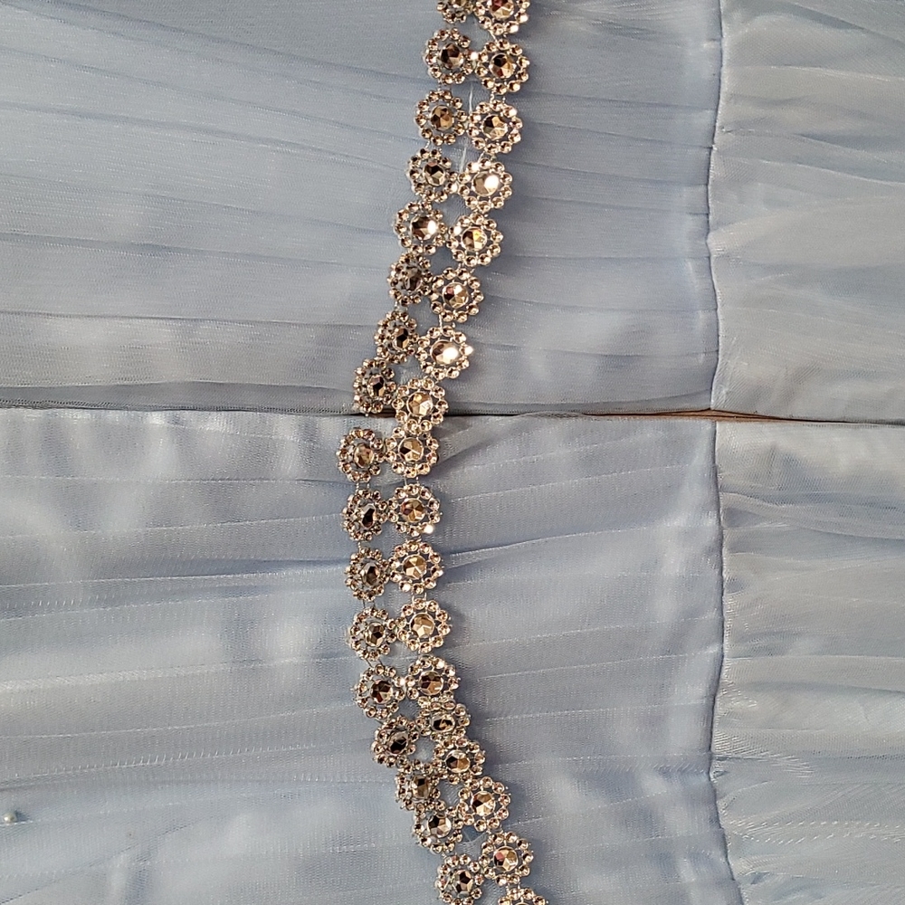 Dress - Picture 9 of 10